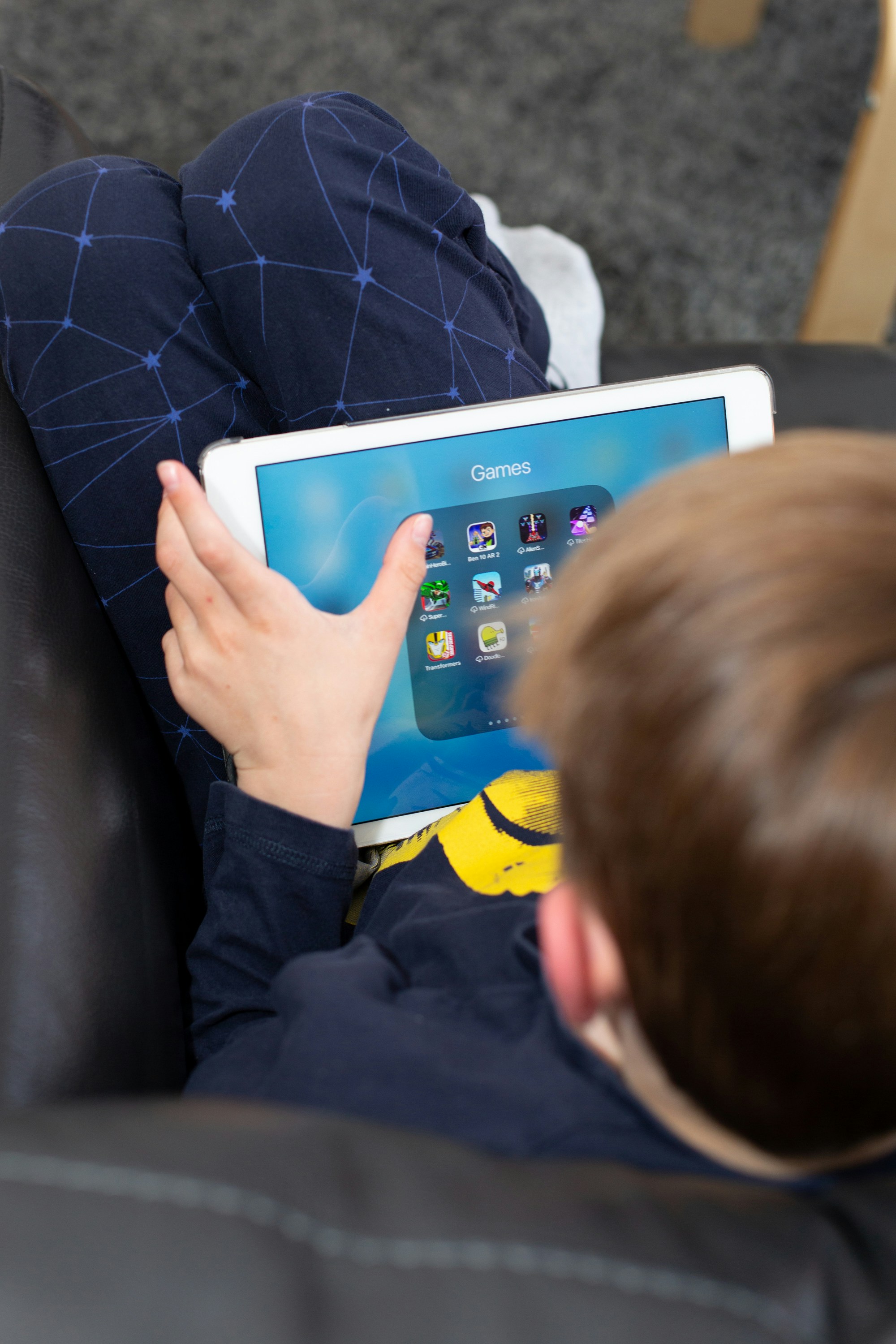 Tecnología, apego y regulación emocional: las pantallas en el desarrollo infantil.